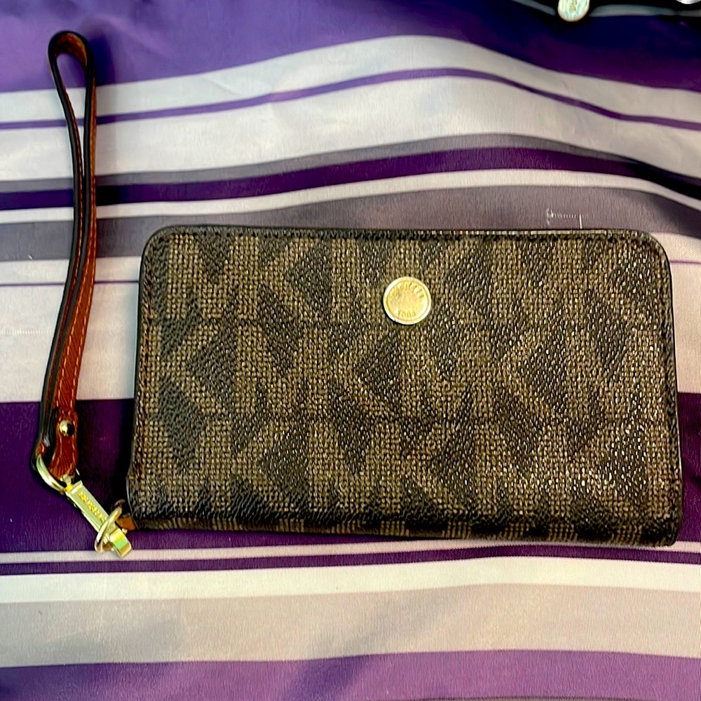 Authentic Michael kors phone case /wallet